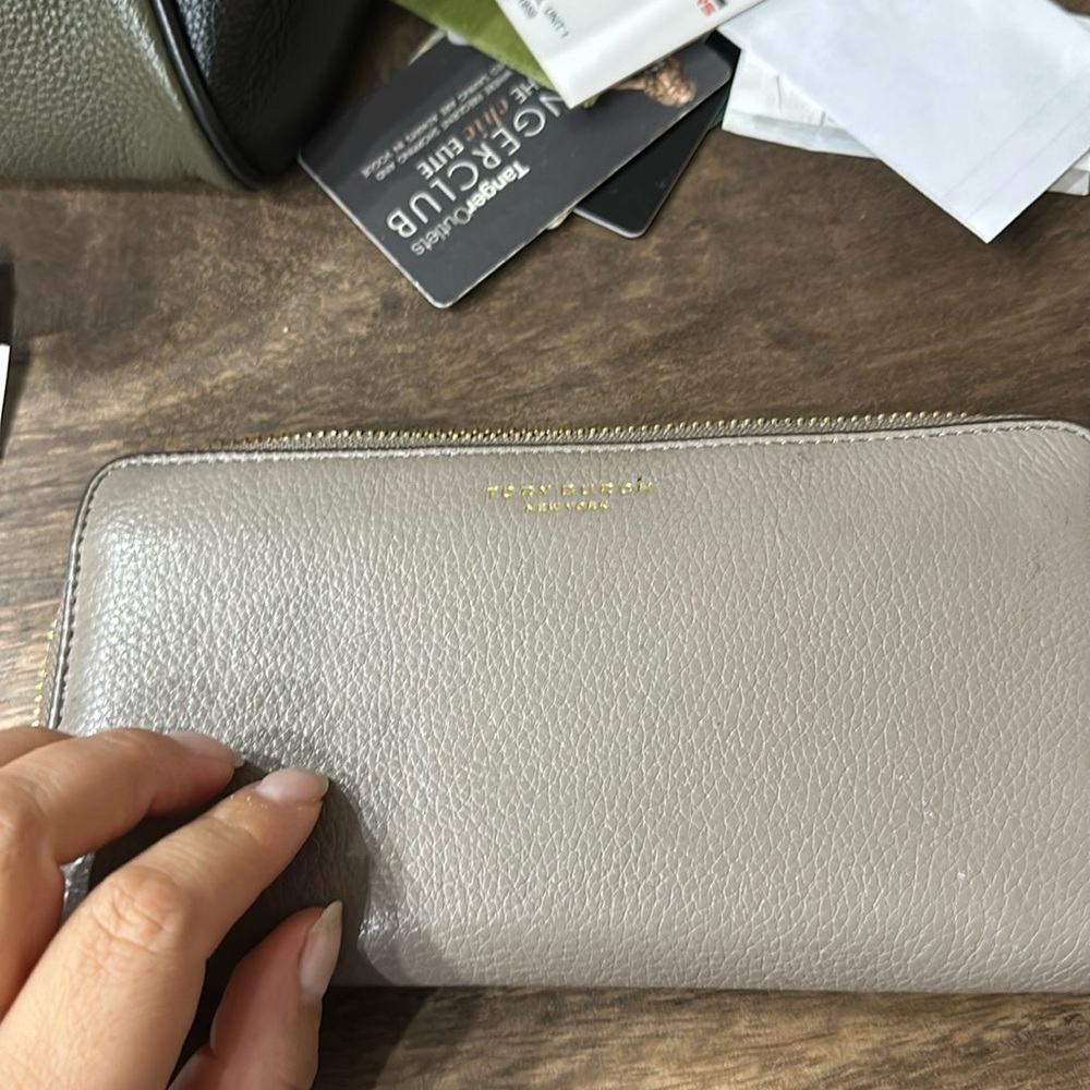 Tory Burch, continental wallet in grey